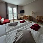 Waldhaus Lauenhain * Mittweida